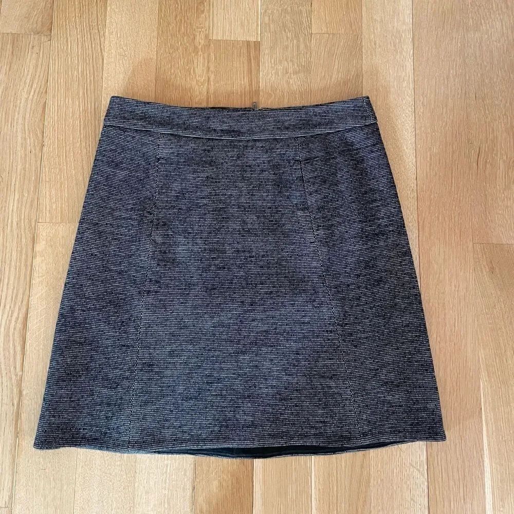 Ann Taylor gray skirt